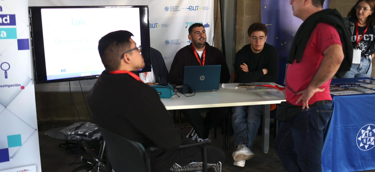 La UPCT muestra su oferta formativa en el primer campeonato regional de competencias emprendedoras para estudiantes de FP